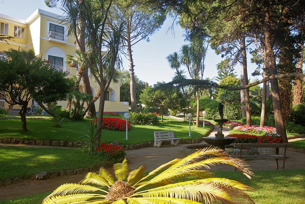 Os Jardins Públicos Da Casa De Campo San Michele, Ilha De Capri